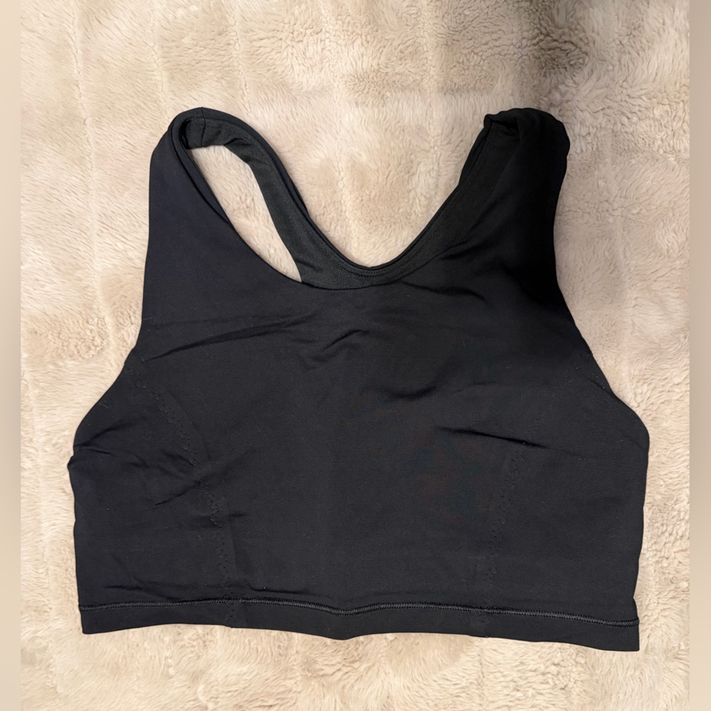 Black lululemon sports bra